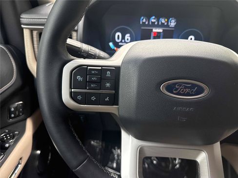 Used 2024 Ford Expedition Limited RWD image 18