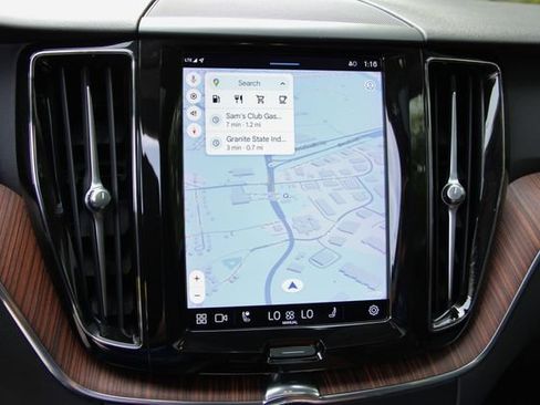 Used 2023 Volvo XC60 B5 Plus w/ Protection Package Premier image 24