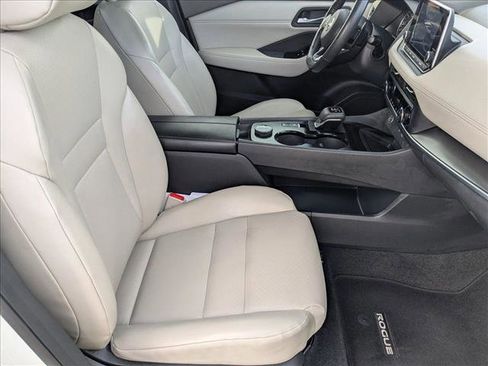 Used 2023 Nissan Rogue SV w/ SV Premium B Package image 22
