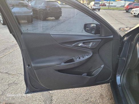 Used 2016 Chevrolet Malibu LT image 8