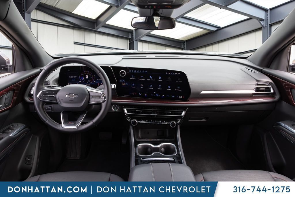 Used 2025 Chevrolet Traverse Z71 AWD/4WD image 5