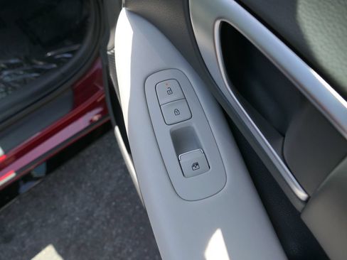 Certified 2025 Hyundai Sonata SEL FWD image 25