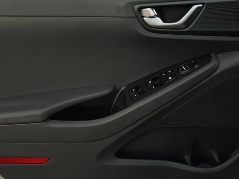 Used 2019 Hyundai Ioniq Hatchback 4D image 44