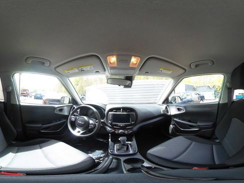 Used 2025 Kia Soul LX w/ LX Technology Package image 37