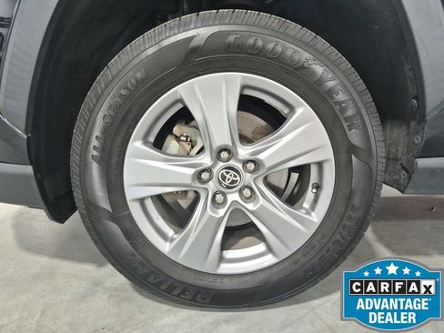 Used 2022 Toyota RAV4 XLE AWD/4WD image 12