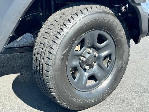 Used 2022 Jeep Wrangler Sport AWD/4WD image 9