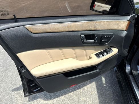 Used 2010 Mercedes-Benz E 350 4dr Sdn E 350 Sport 4MATIC image 10