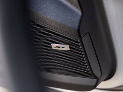 Used 2025 Porsche Cayenne Coupe image 22