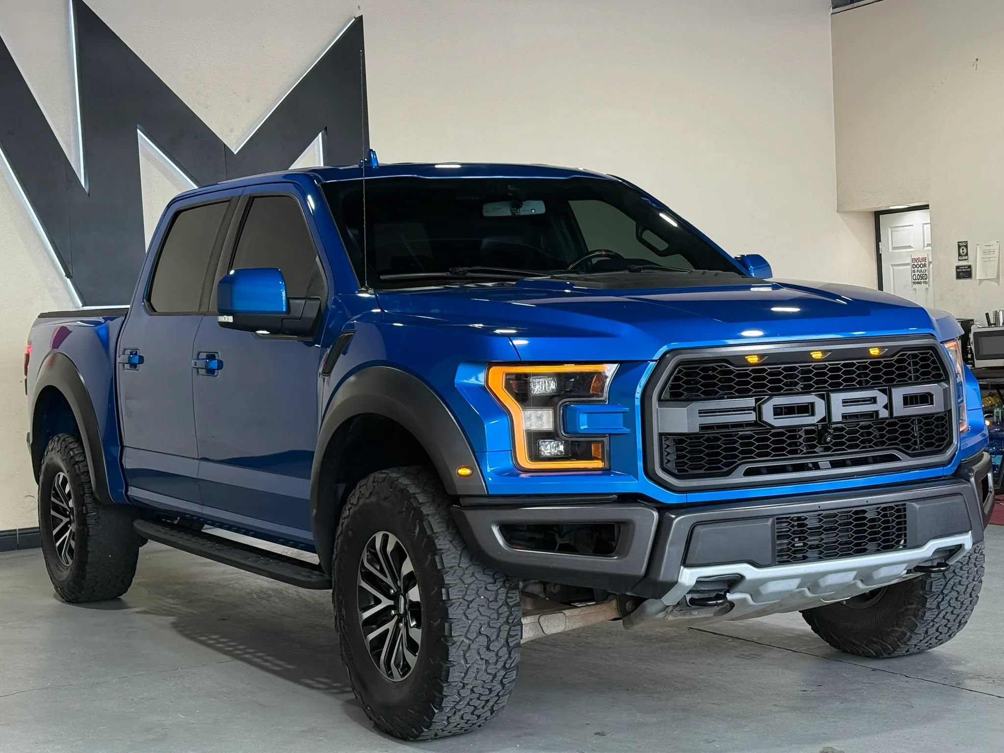 Used 2020 Ford F150 Raptor w/ Equipment Group 802A Luxury AWD/4WD image 3