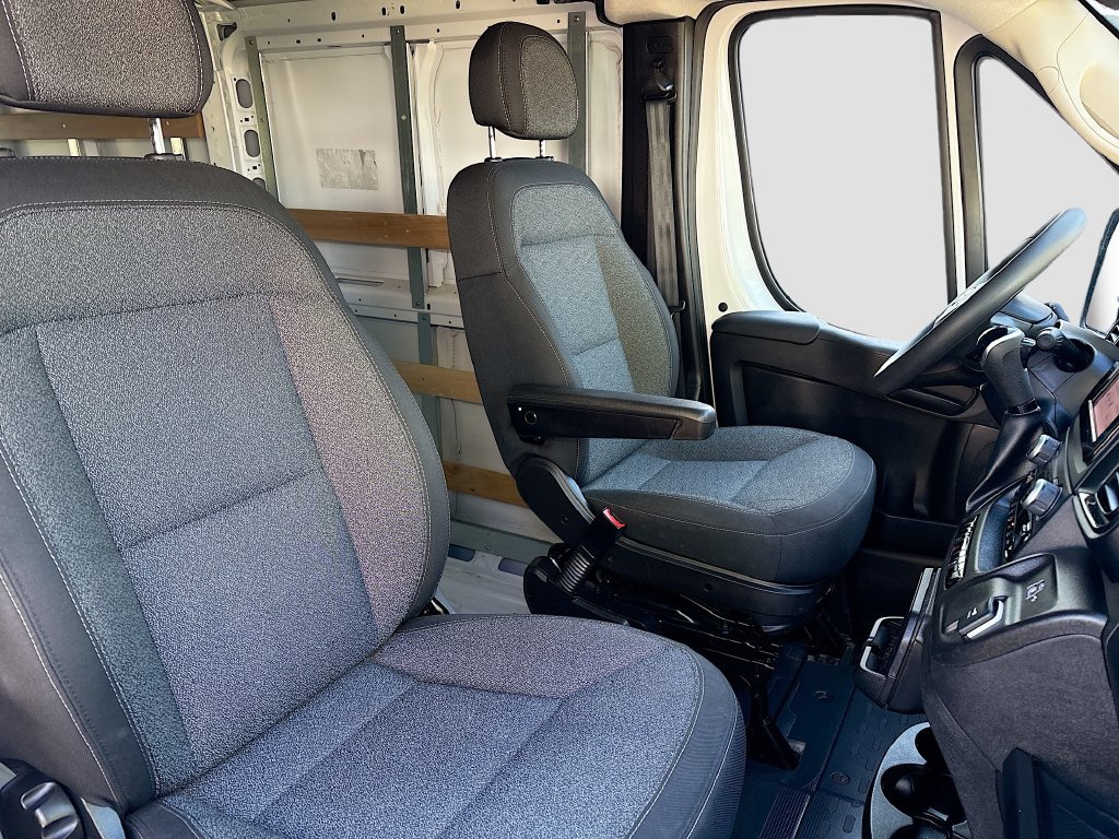 Used 2025 RAM ProMaster 2500 w/ U-Haul Equipment Group FWD image 25