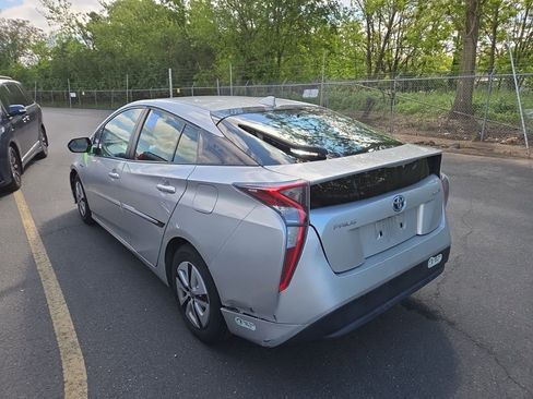 Used 2017 Toyota Prius Four w/ Advanced Technology Package FWD image 2