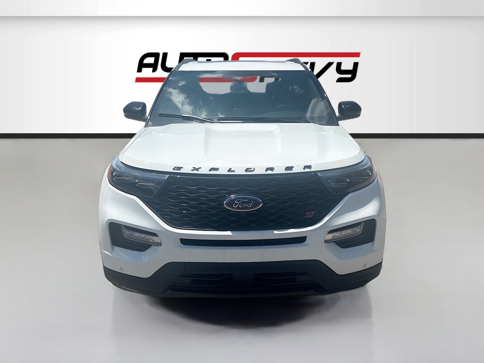 Used 2023 Ford Explorer ST w/ Equipment Group 401A AWD/4WD image 2