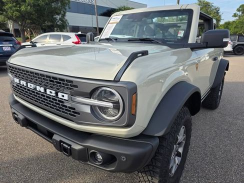 Certified 2025 Ford Bronco Badlands AWD/4WD image 4