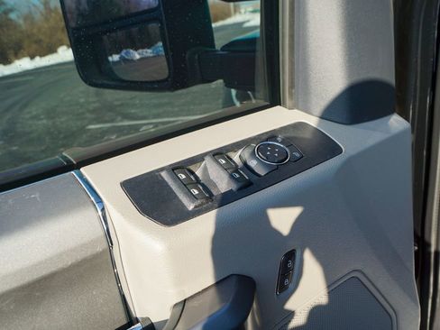 Used 2022 Ford F250 XLT w/ Black Appearance Package image 19