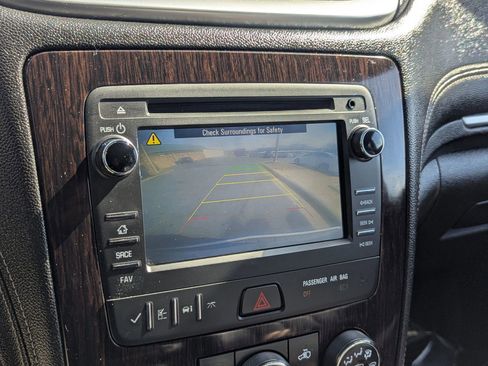 Used 2017 Chevrolet Traverse LT AWD/4WD image 16