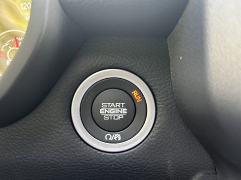 New 2026 RAM 1500 4x4 Crew Cab image 24