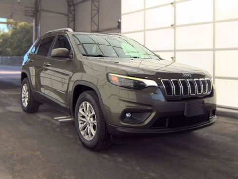 Used 2019 Jeep Cherokee Latitude w/ Popular Appearance Group AWD/4WD image 1