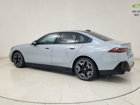 Used 2026 BMW i5 eDrive40 w/ M Sport Package RWD image 7