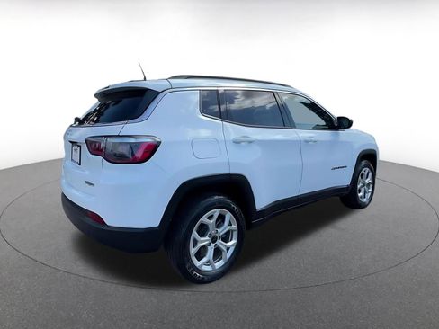 Used 2025 Jeep Compass Latitude AWD/4WD image 15