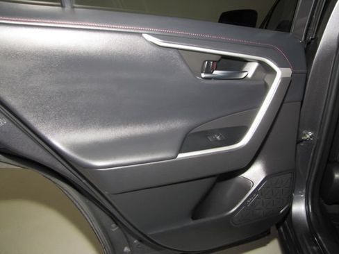 Used 2022 Toyota RAV4 TRD Off-Road AWD/4WD image 14