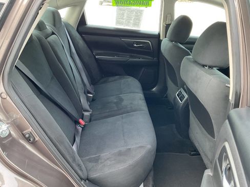 Used 2015 Nissan Altima 2.5 SV w/ Convenience Package image 32