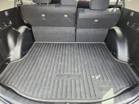 Used 2018 Toyota RAV4 XLE w/ Plus Extra Value Package AWD/4WD image 10