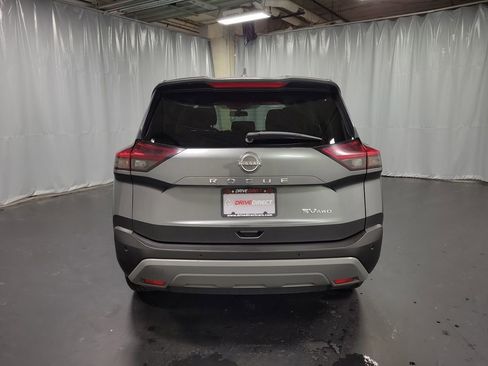 Used 2023 Nissan Rogue SV image 7