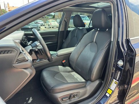Used 2021 Toyota Camry XSE FWD image 10