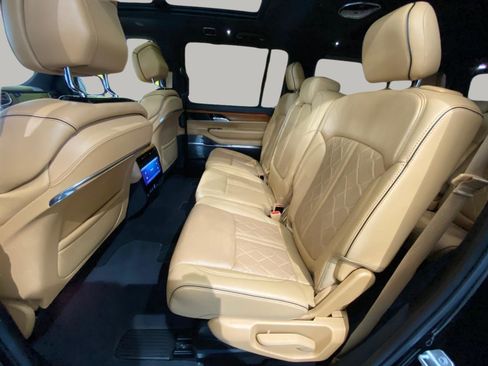 Used 2022 Jeep Grand Wagoneer Series III w/ Flexible Seating Group image 11