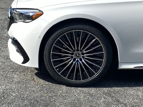 New 2026 Mercedes-Benz E 350 4MATIC Sedan image 16