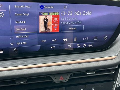 Used 2025 Buick Envision Sport Touring AWD/4WD image 18