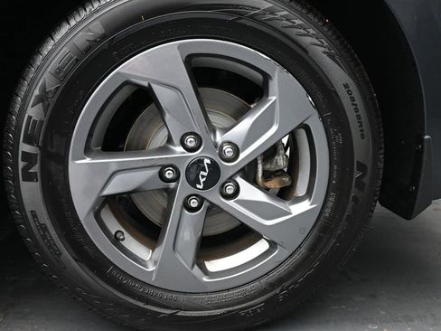 Used 2023 Kia K5 LXS image 15