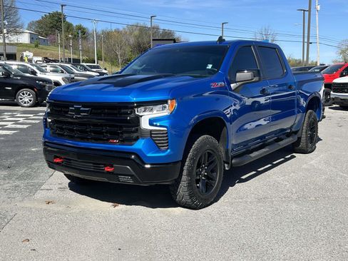 Used 2022 Chevrolet Silverado 1500 LT Trail Boss w/ LPO, Dark Essentials Package image 2