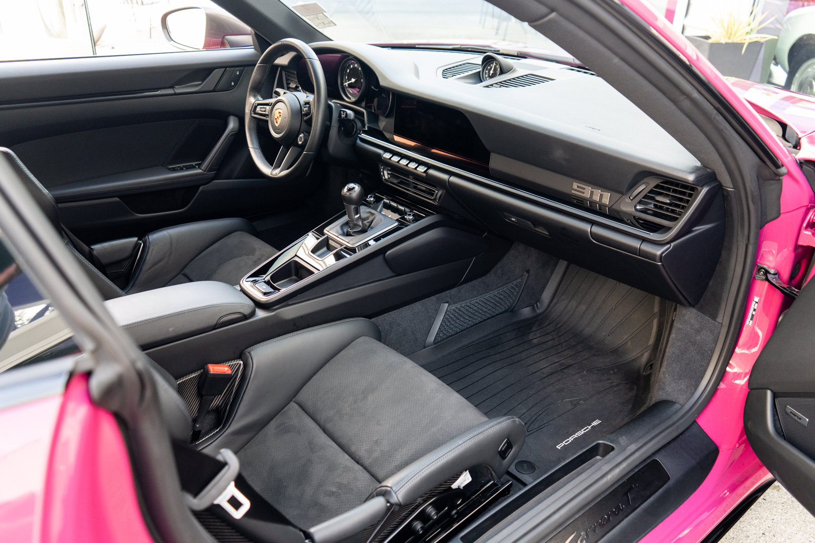 Used 2024 Porsche 911 Carrera T RWD image 28