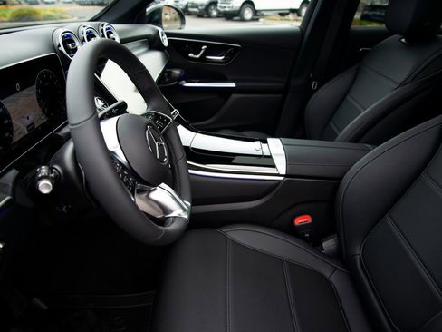 New 2026 Mercedes-Benz GLC 300 4MATIC image 11