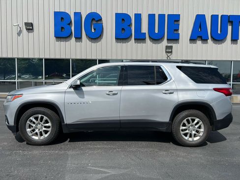 Used 2019 Chevrolet Traverse LT w/ LPO, Floor Liner Package AWD/4WD image 2