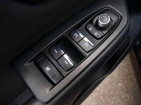 Used 2025 Subaru Forester Premium AWD/4WD image 19