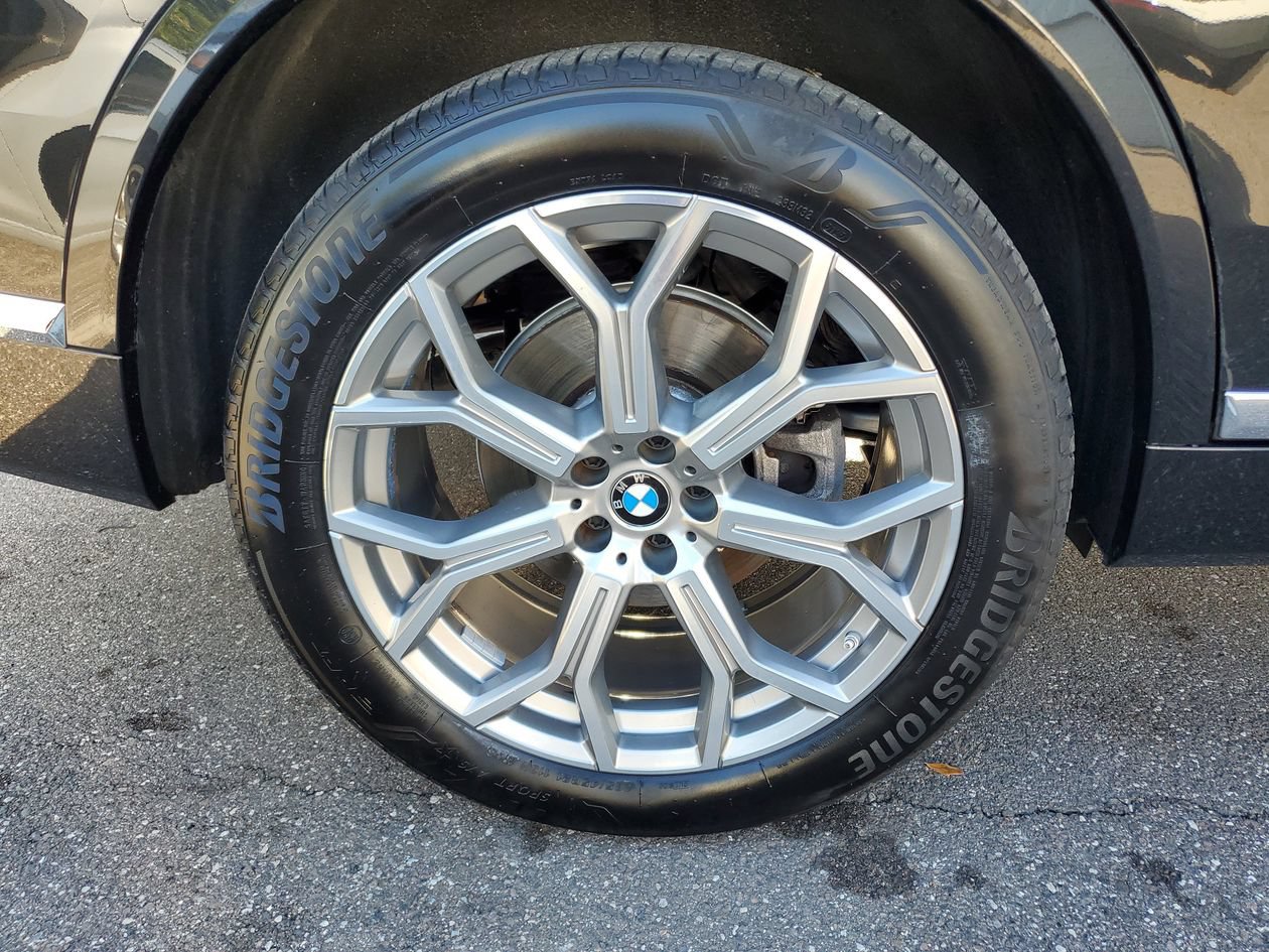 Used 2025 BMW X7 xDrive40i w/ Premium Package AWD/4WD image 5