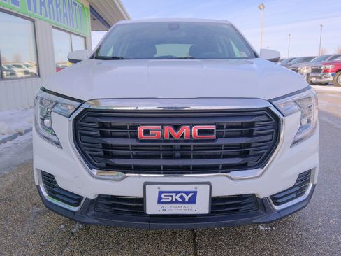 Used 2024 GMC Terrain SLE image 14