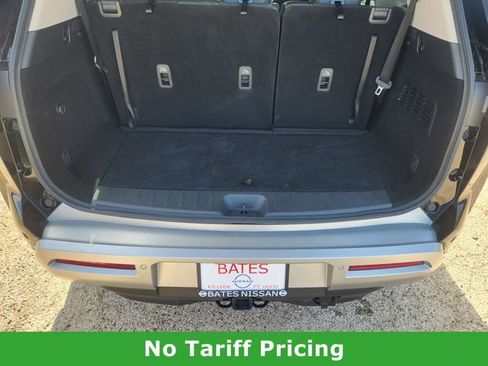 Certified 2025 Nissan Pathfinder SL w/ SL Premium Package image 30