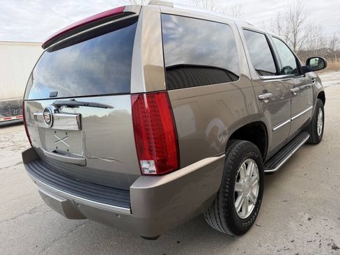 Used 2007 Cadillac Escalade AWD w/ Climate Package image 15
