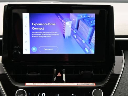 Used 2025 Toyota Corolla LE FWD image 18