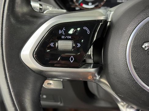 Used 2021 Jaguar E-PACE SE image 32