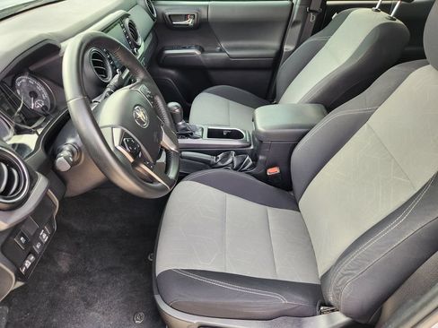 Used 2021 Toyota Tacoma TRD Sport w/ Technology Package RWD image 14