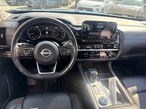 Used 2023 Nissan Pathfinder SL w/ SL Premium Package AWD/4WD image 17