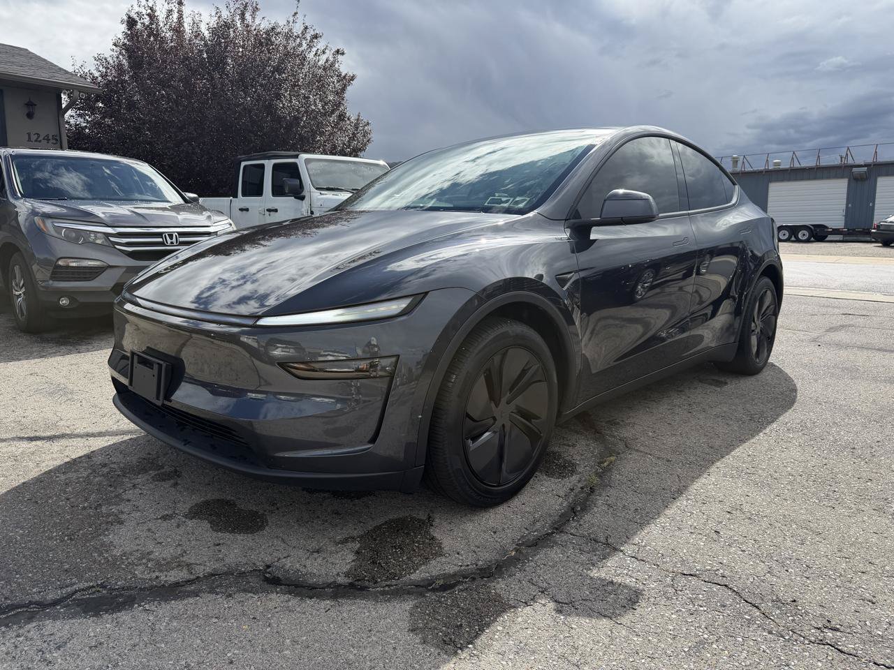 Used 2026 Tesla Model Y Long Range AWD/4WD image 1