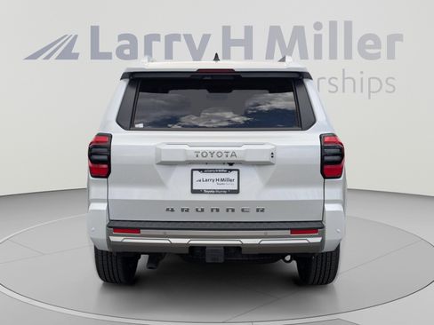 New 2026 Toyota 4Runner Limited AWD/4WD image 4