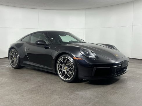 Certified 2021 Porsche 911 Carrera image 9