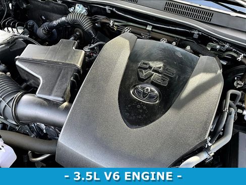 Used 2020 Toyota Tacoma SR5 w/ Technology Package AWD/4WD image 32