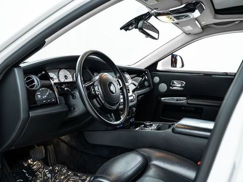 Used 2016 Rolls-Royce Ghost RWD image 16